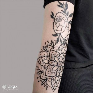 tattoo-brazo-planta-ornamental-camisani  
